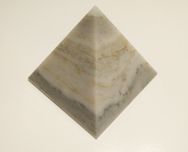 Szara piramidka orgonitowa, orgonit, piramida, podstawa 4,8 cm