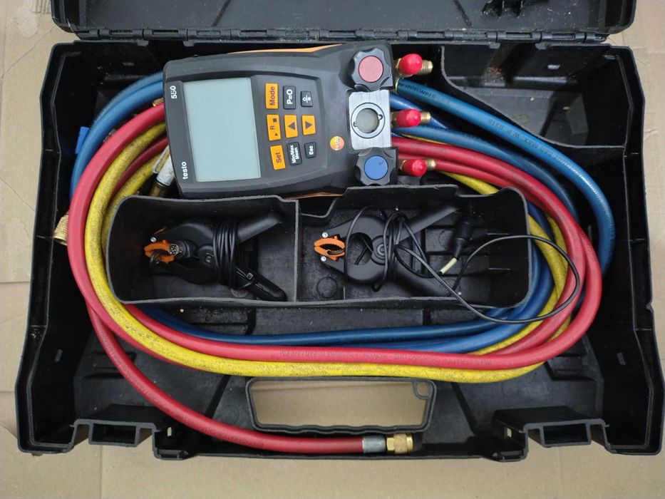 TESTO 550 Manometry elektroniczne + Sondy na kablu + węże - Zestaw.
