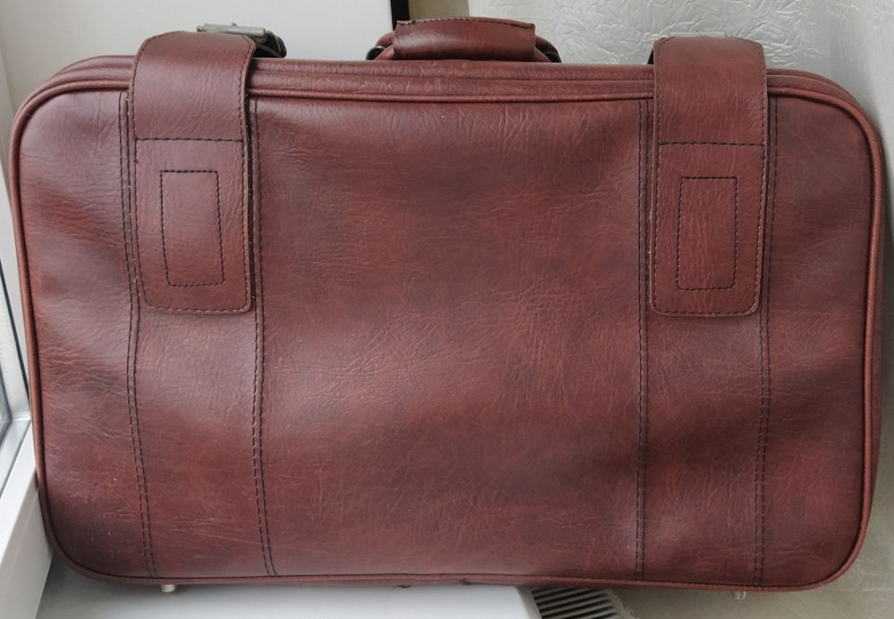 Чемодан радянський дермантиновий