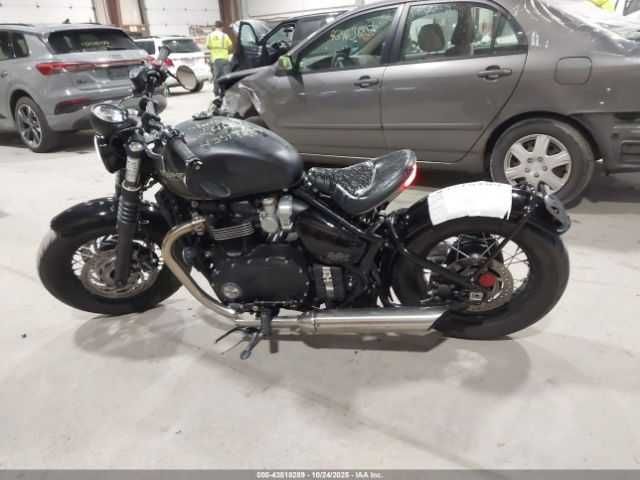 Triumph Motorcycle Bonneville Bobber 2022