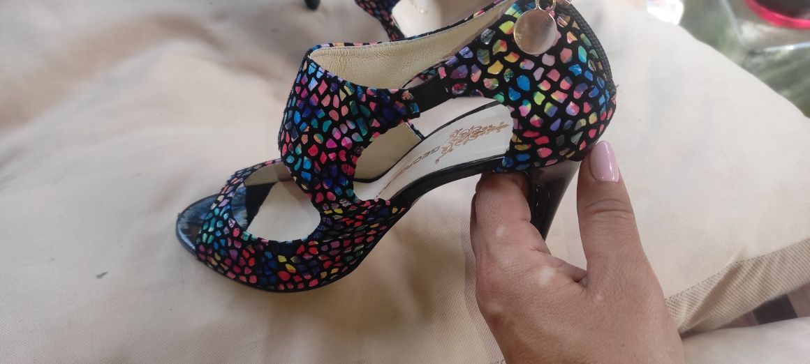 Buty na obcasie skóra naturalna 38