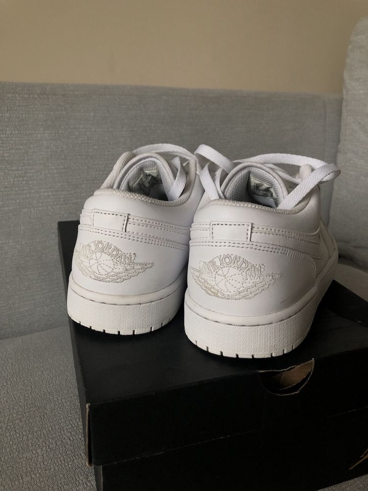 Jordan 1 Low Tripple White