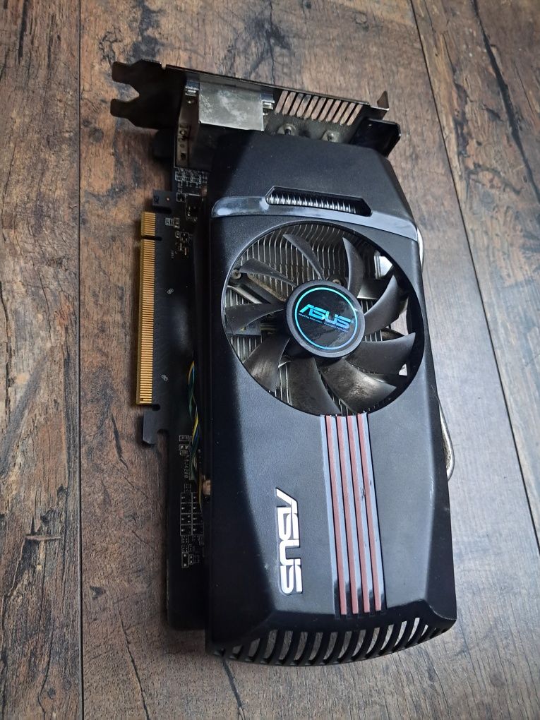 Karta graficzna ASUS AMD Radeon HD 7770 DirectCU
