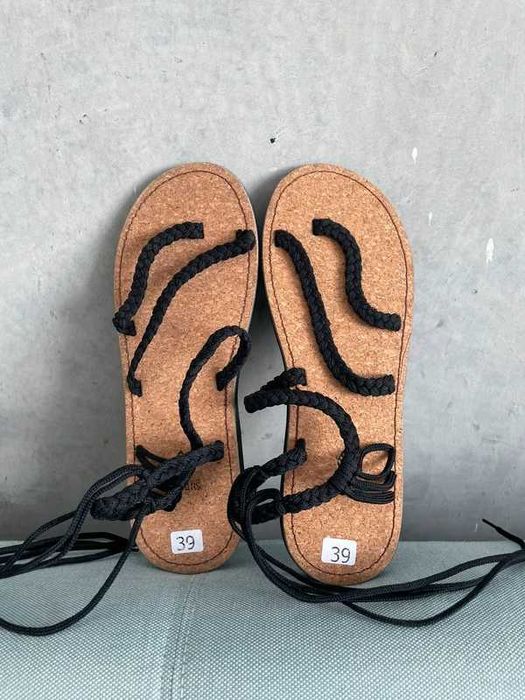 Nowe sandałki czarne korkowe, sandały rzymskie, wiązane