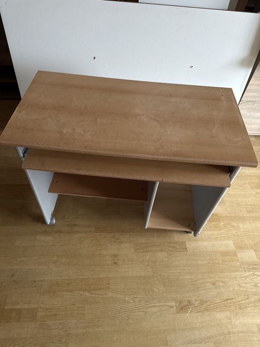 Компютерний стіл