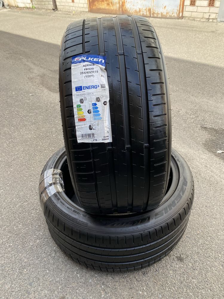255/40 R19 Falken Azenis пара шин летних.