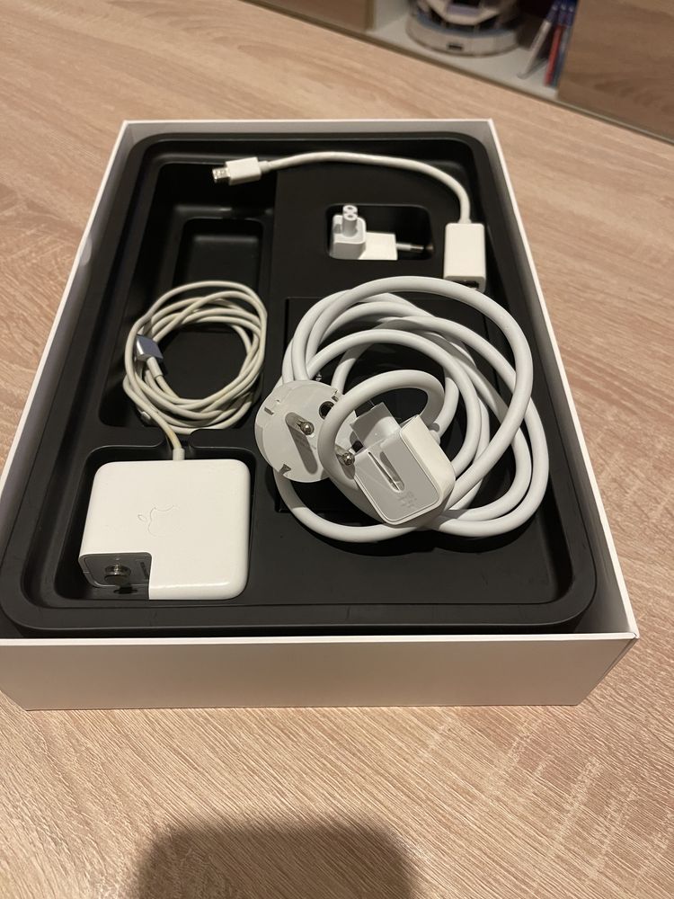 MacBook Air 11”
