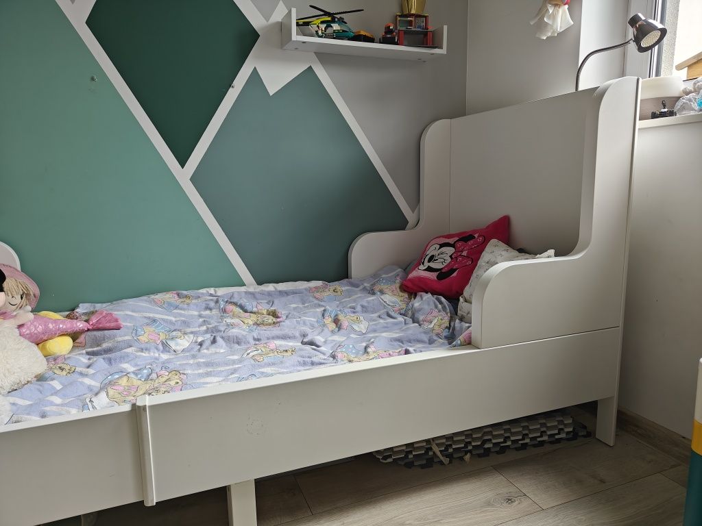 Łóżko Busunge Ikea z materacem