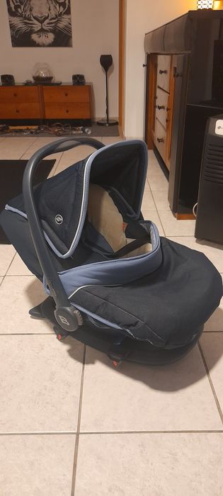 Alcofa e um ovo para bébé