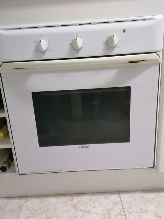 Vendo um forno usado