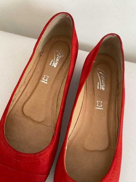 Czerwone zamszowe skórzane baleriny balerinki