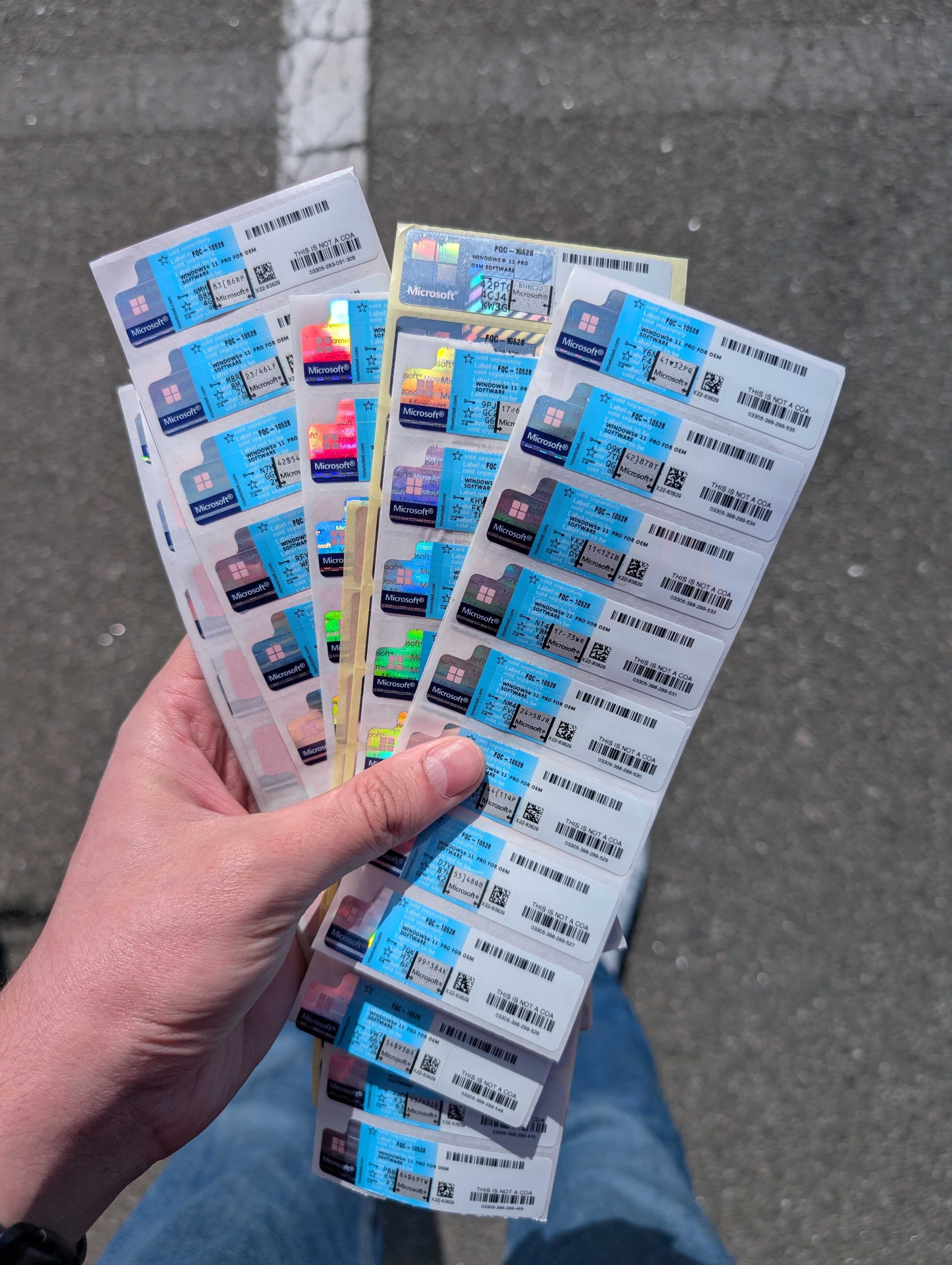 Стікер Windows 11 PRO OEM Stickers Ключ Наклейка Виндовс 10 / 11 Про