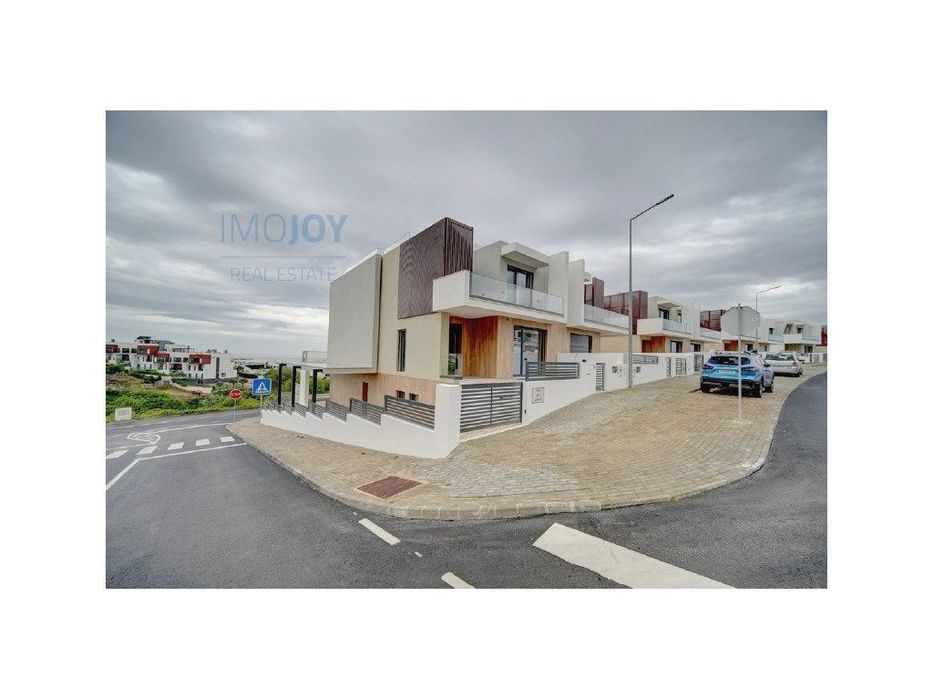 Fantástica Moradia T4+1 para Venda na Ericeira