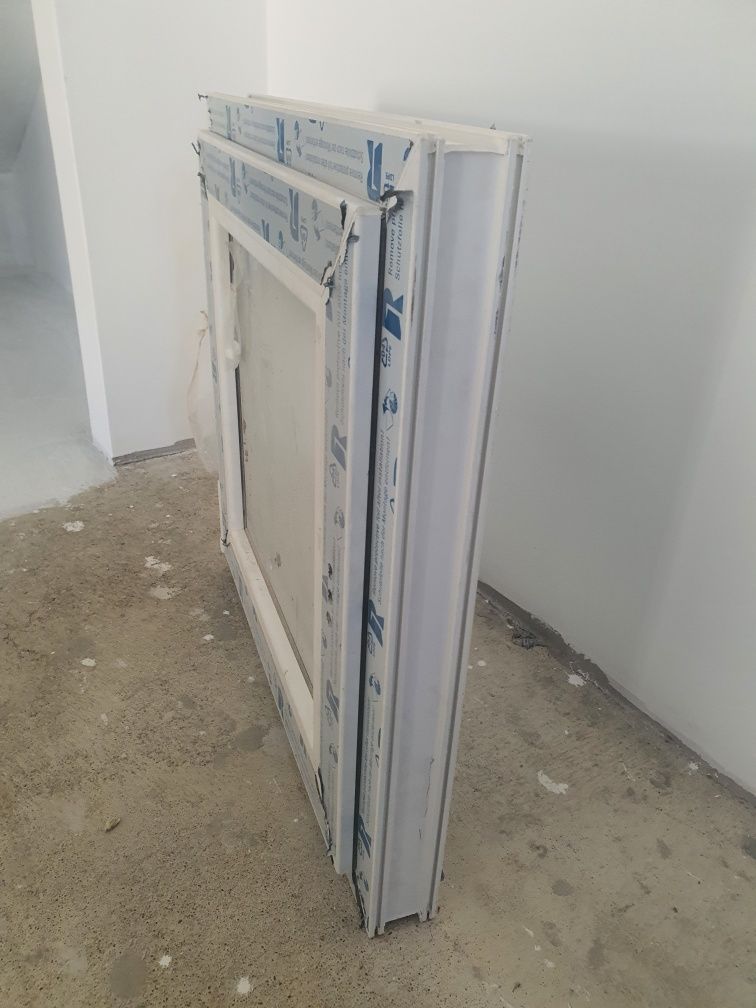 Janela pvc nova 60×60 oxilobatente completa