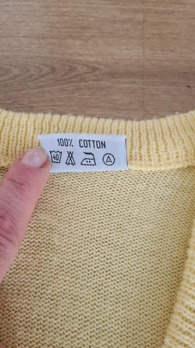 Sweter vintage lata '80 / '90. Kanarkowy żółty.  Krokodyl. Rozmiar XL