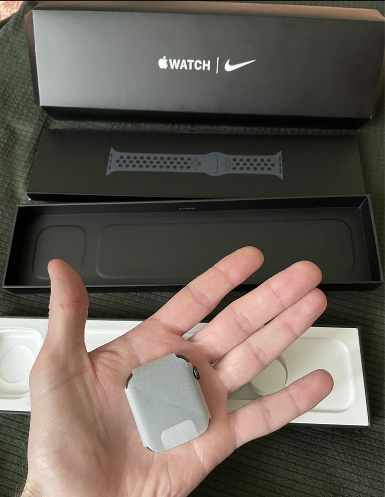 Часы Apple Watch SE Nike 44 mm, оригинал, в идеале