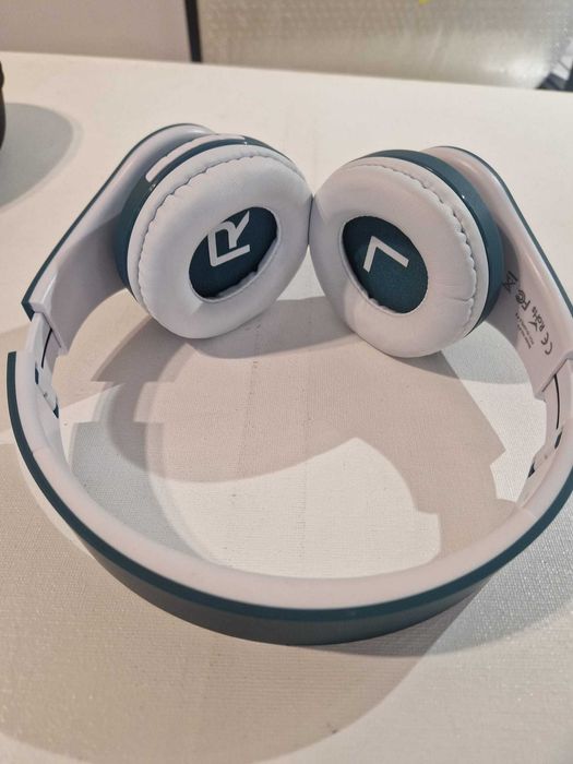 Bezprzewodowe Słuchawki Bluetooth PowerLocus P2 z futerałem