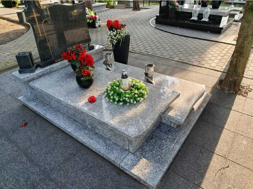 Sprzedam pomnik (nagrobek, grobowiec)
