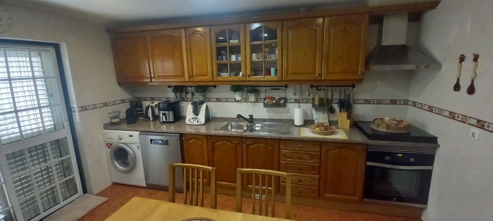 Móveis de cozinha em carvalho + bancada em granito