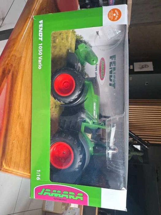 Traktor zdalnie sterowany fendt 1050 Varius jamara