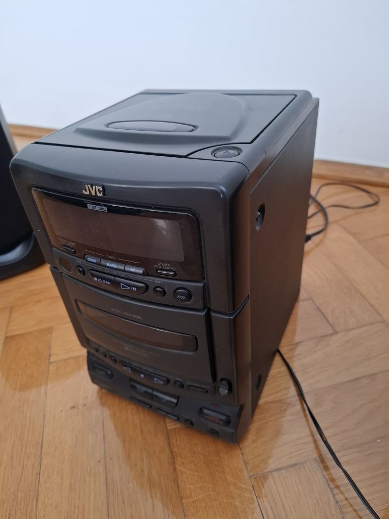 Mini wieża JVC, CD, z głośnikami, częściowo uszkodzona