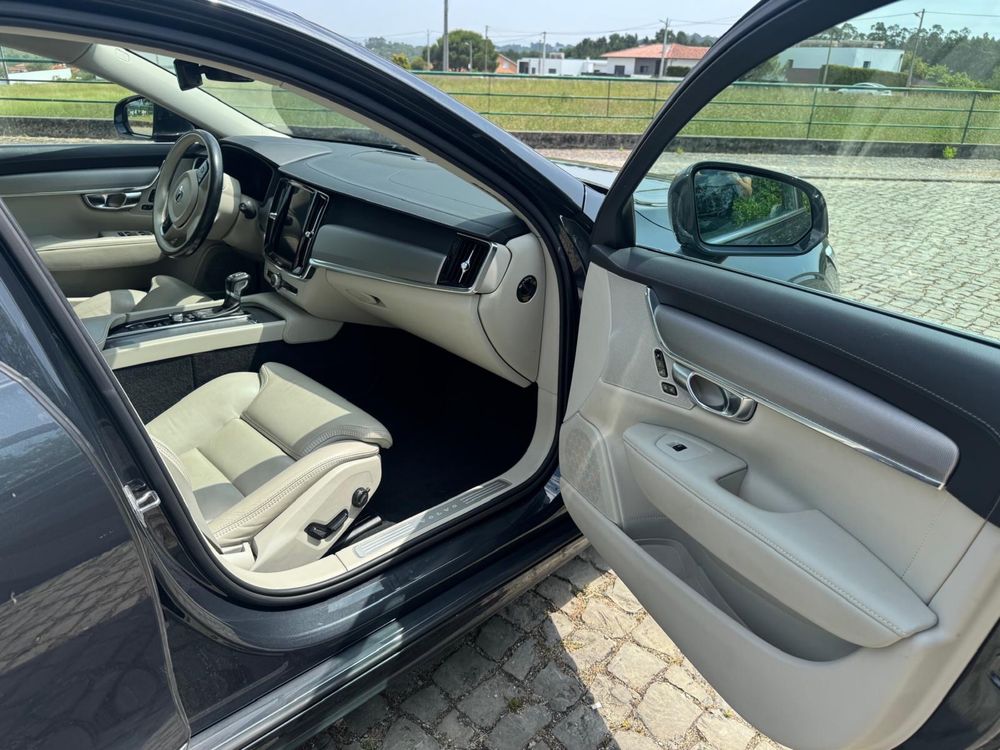 Volvo v90 inscription