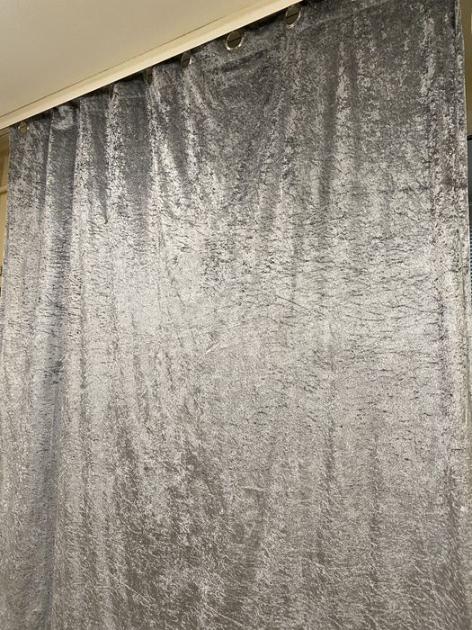 Щтора велюровая  блекаут на люверсах