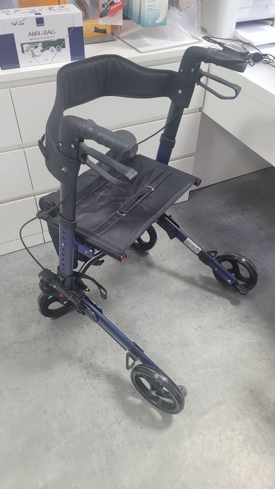 Balkonik rehabilitacyjny podpórka czterokołowa z koszykiem NA ZLECENIE