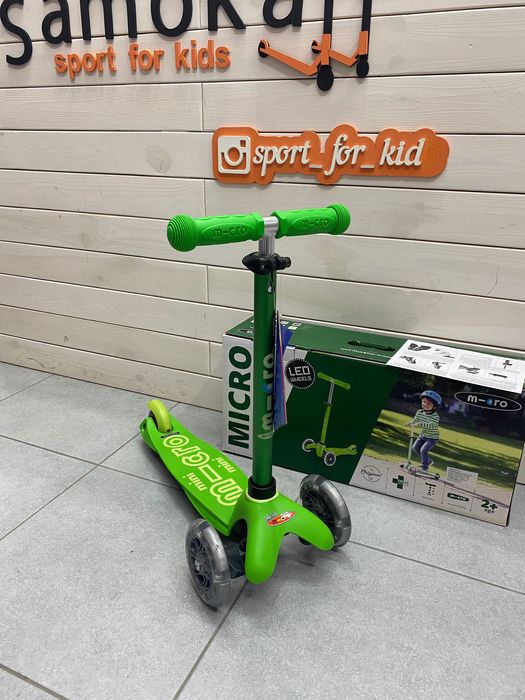Дитячий самокат Mini Micro Deluxe LED з колесами що світяться