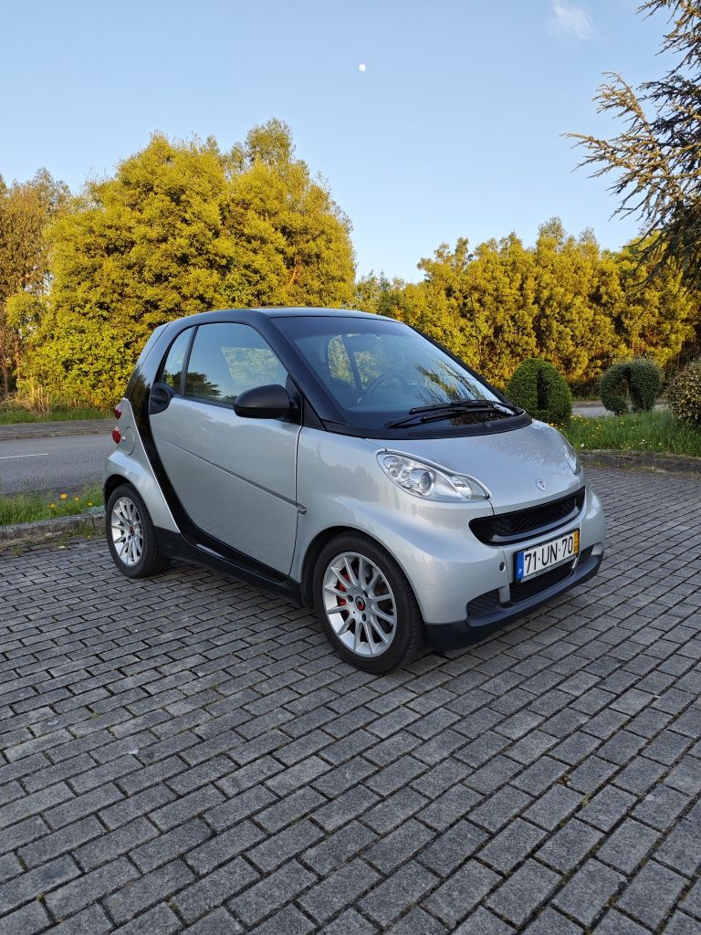 Smart Fortwo 451 CDI 2011 com Tecto Panorâmico e Embraiagem Nova