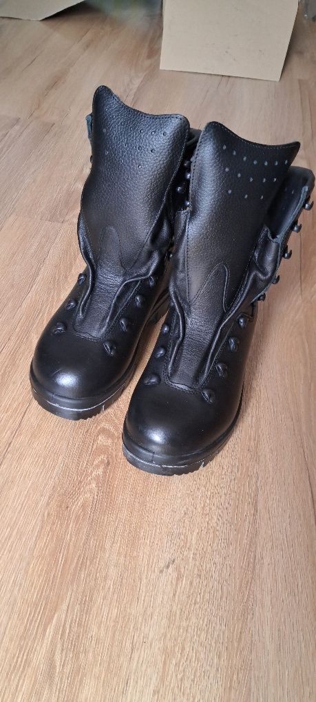 Buty wojskowe zimowe