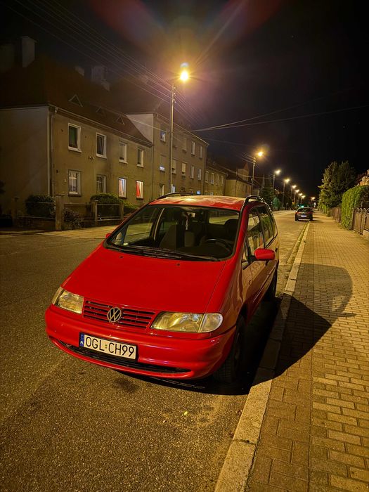 VW Sharan 1,9 TDI 110 km, ważne opłaty i przegląd, hak 7 miejsc