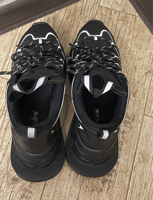 кроссівки 38-39 розмір, 24,5 см, y2k, opium