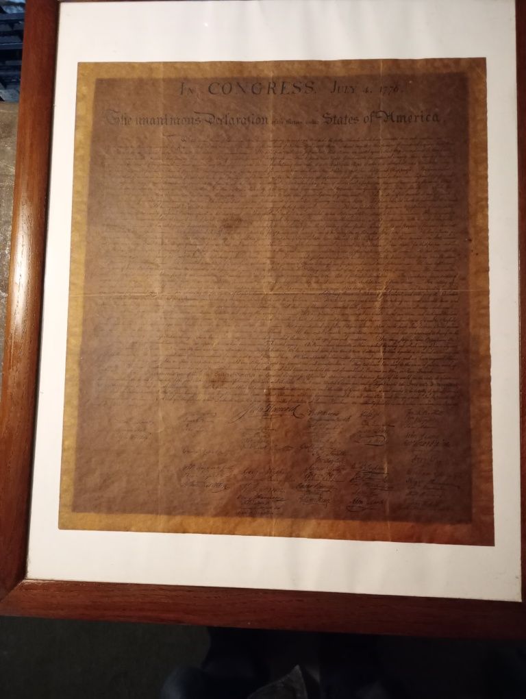 Deklaracja niepodległości w dębowej ramce