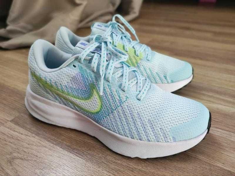Кросівки спортивні жіночі Nike Run Defy оригінал 38 р. нові