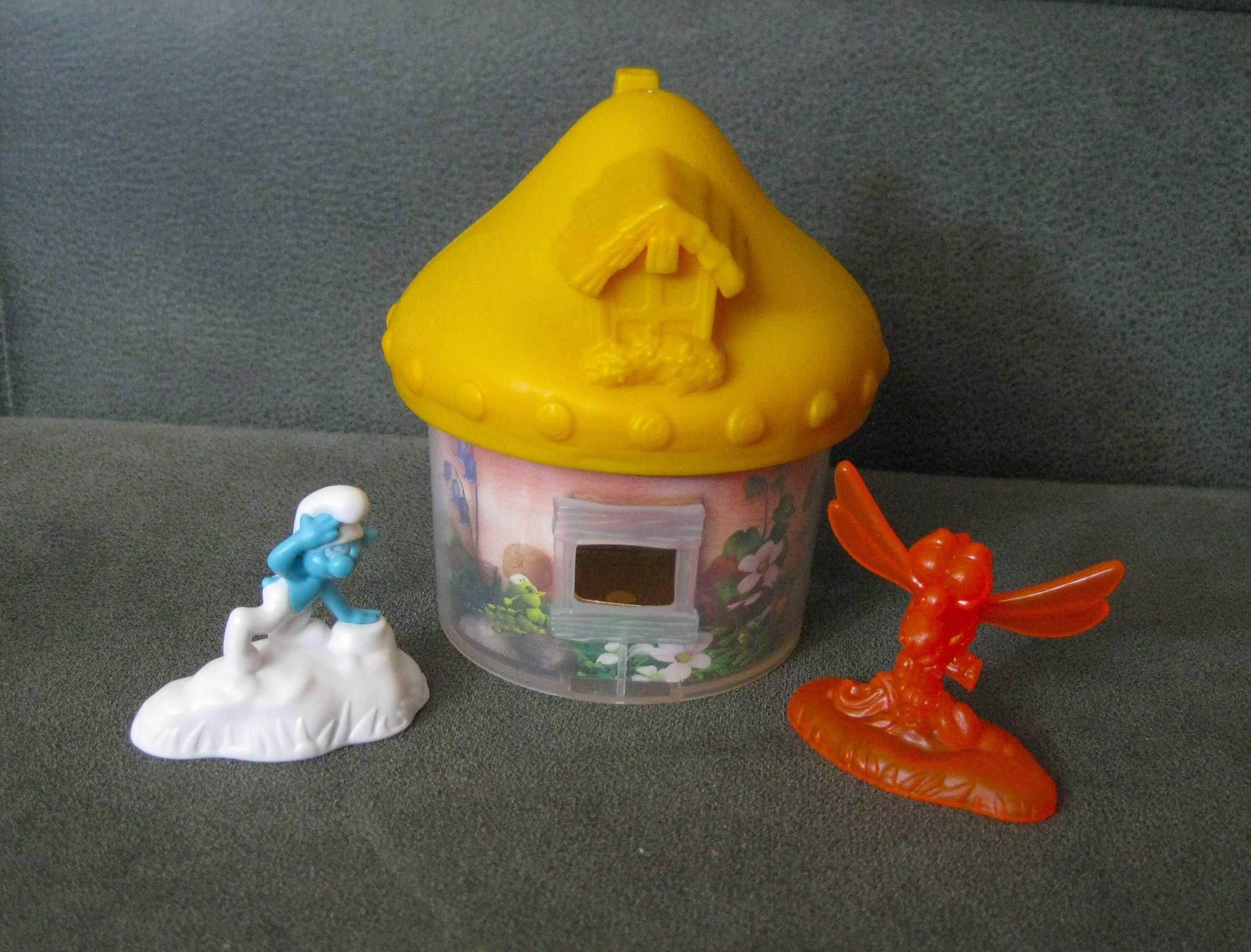 Casa dos Smurfs ou Estrumfres c/ 2 figuras