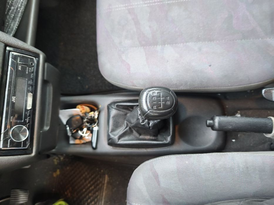 Opel corsa B 1.5 D  5 lugares ( LER ANÚNCIO )