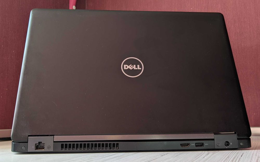 Dell Latitude 5580. i5-6440HQ, DDR4 -16, NVMe 128, HD Graphics 530