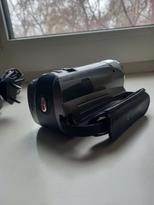 Цифрова видеокамера Canon