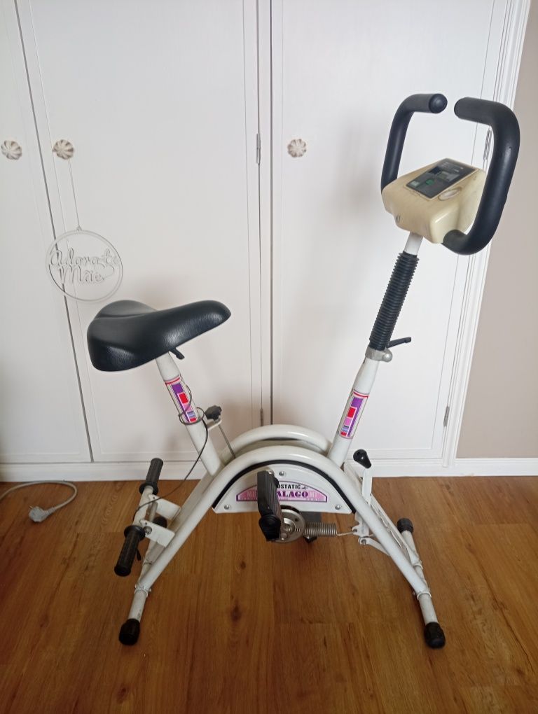 Bicicleta exercício em casa