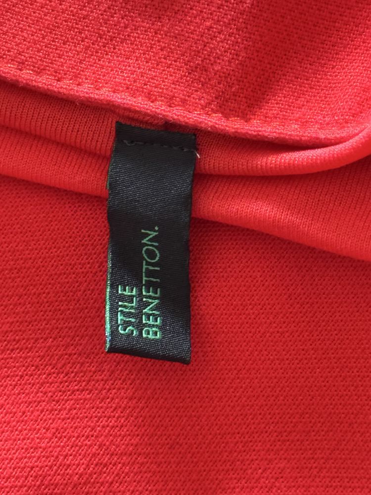 Saia rodada vermelha benetton