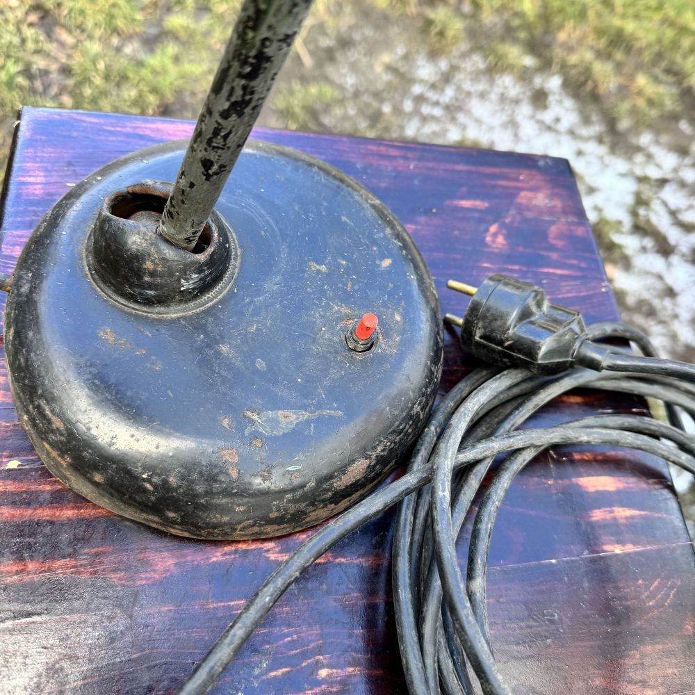 Przedwojenna lampka biurkowa bauhaus lampa warsztatowa nocna antyk