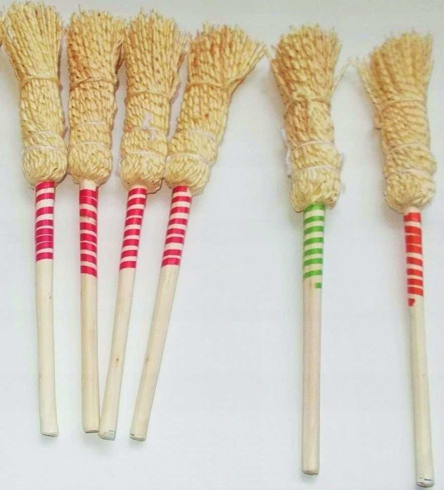 Kropidło drewniane wiórkowe do wody święconej 20 cm