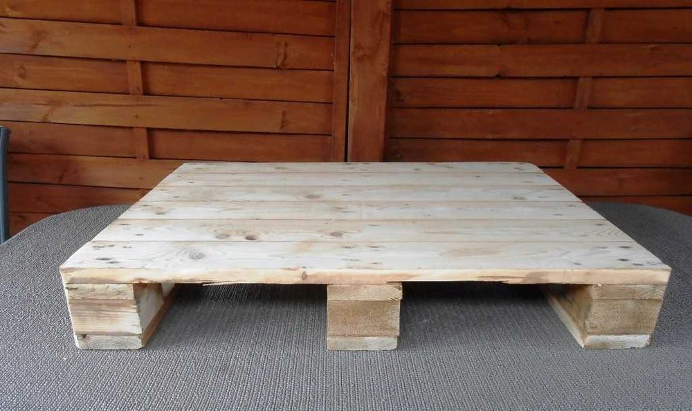 Paleta drewniana ozdobna 80x60x12,5 cm.