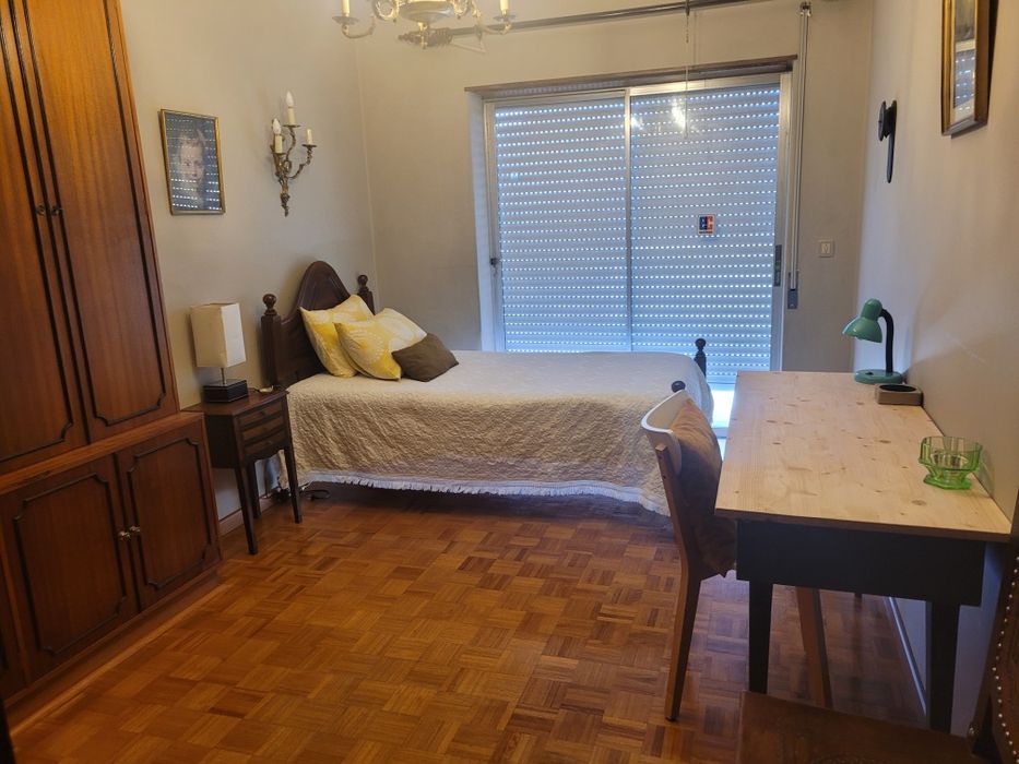 Quarto para universitário/a, estudante de mestrado ou recém-formado/a