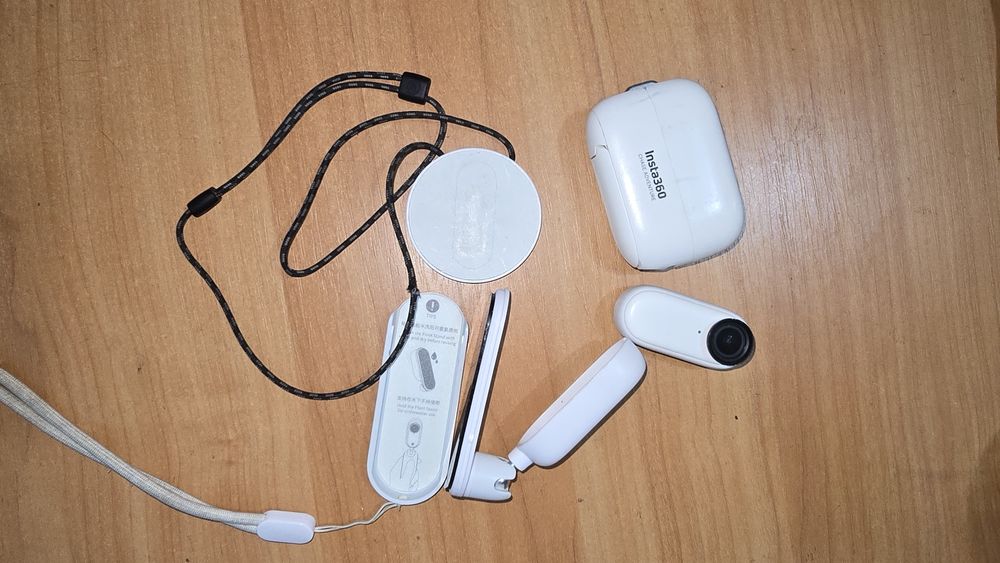 Insta360go2 / Экшен мини камера