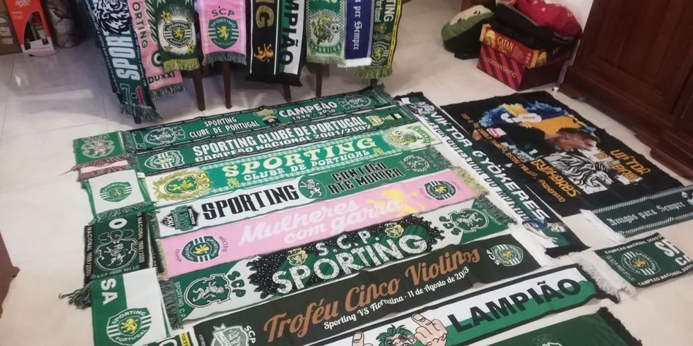 26 Cachecois e uma Bandeira do Sporting