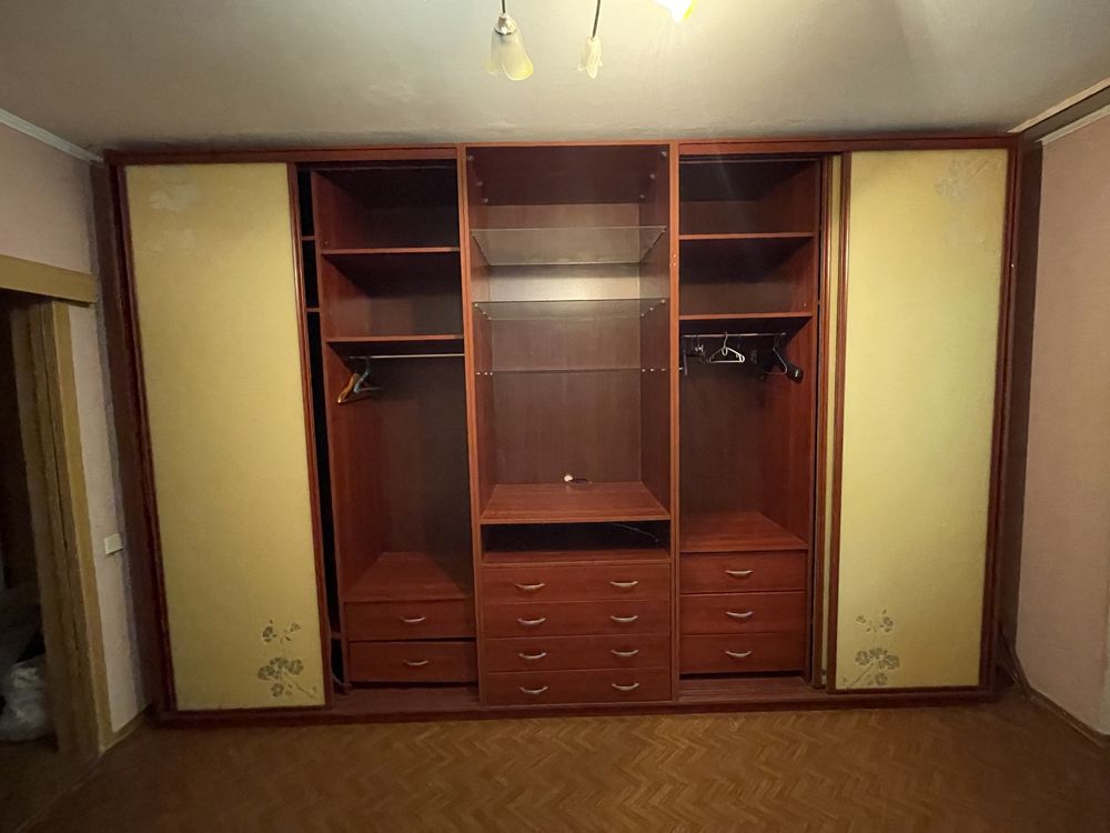 Шкаф купе в гарному стані