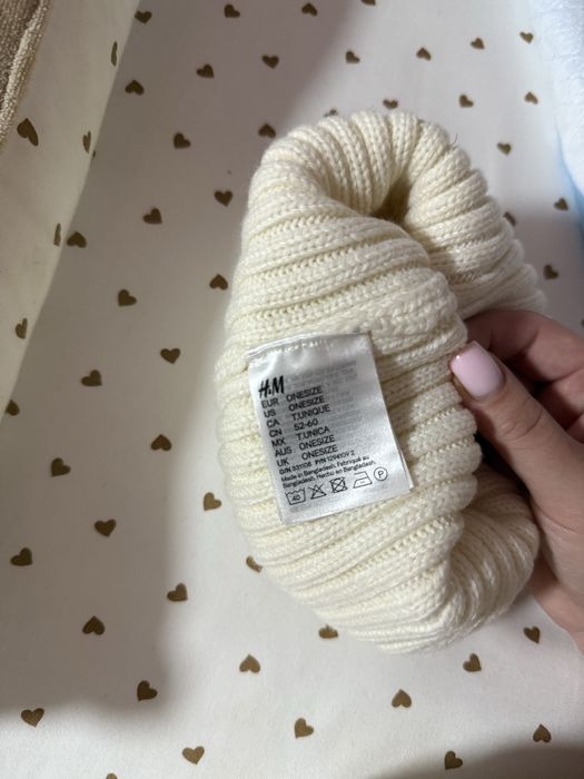 Молочна жіноча шапка Н&М
