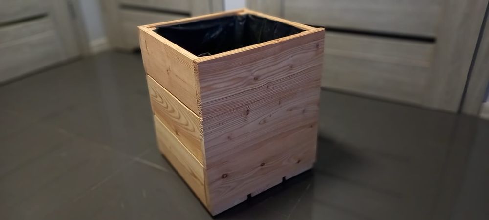 Donica, doniczka drewniana na taras, balkon, do ogrodu